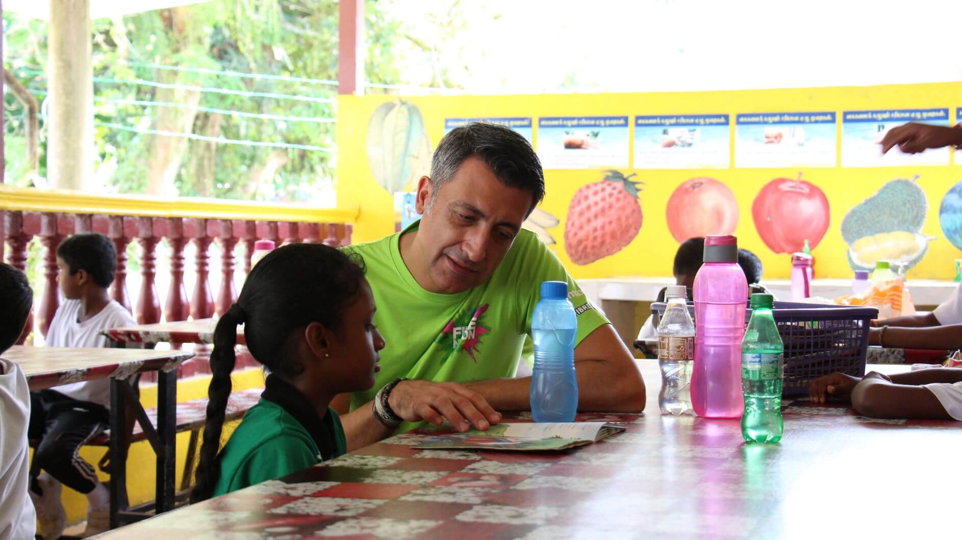 Maxis brings cheer to students of SJKT Ladang Escot in conjunction with Deepavali