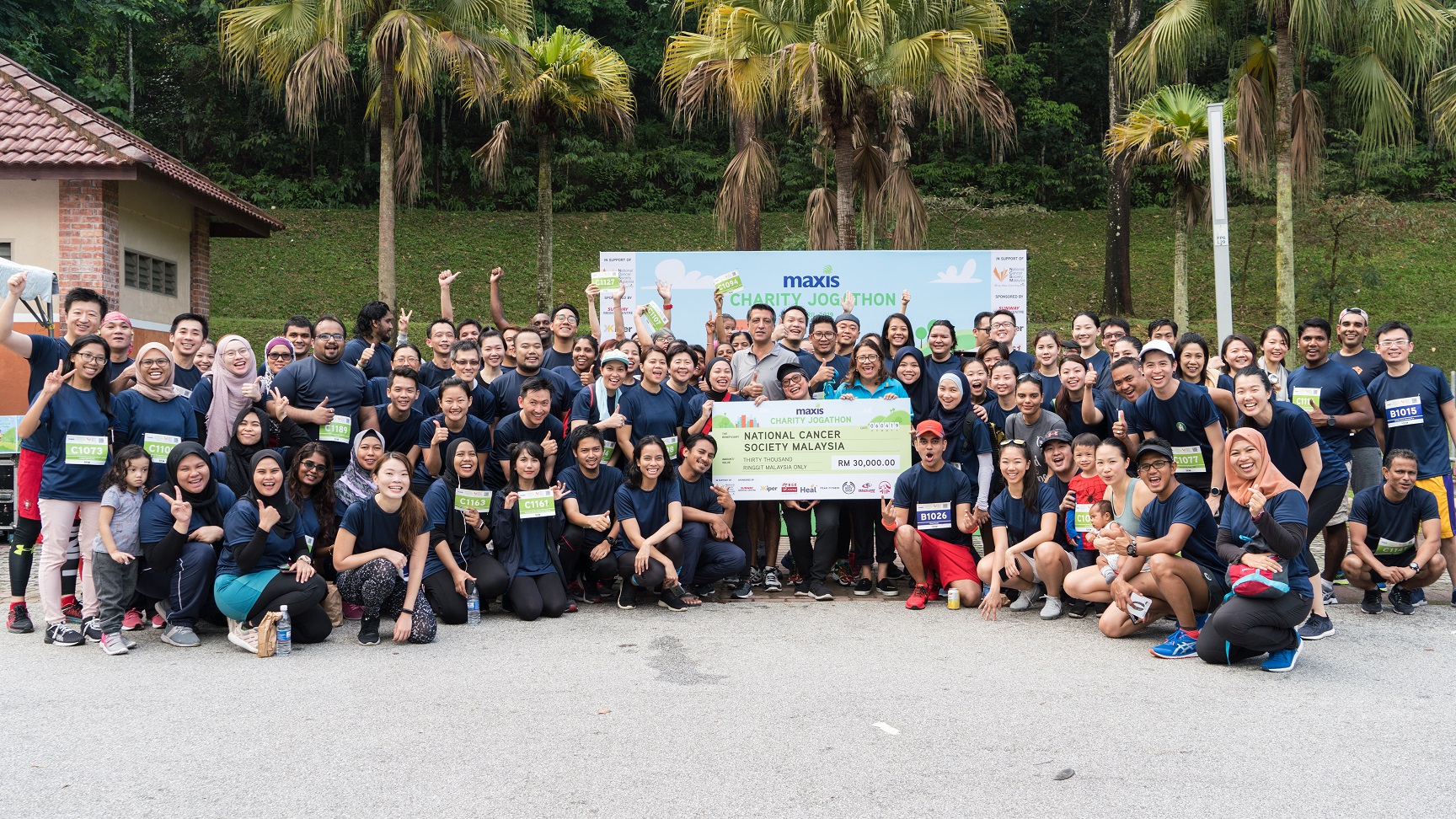 Maxis employees unite to raise RM30,000 for the National Cancer Society of Malaysia