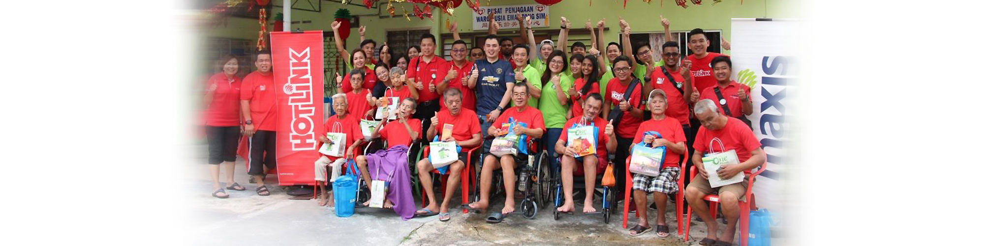 Maxis celebrates CNY with residents of two Seremban old folks homes with festive makeover