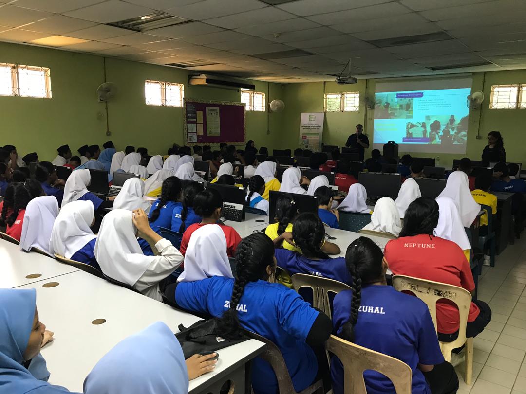 Maxis reaches out to more students with ‘eKelas @ School’