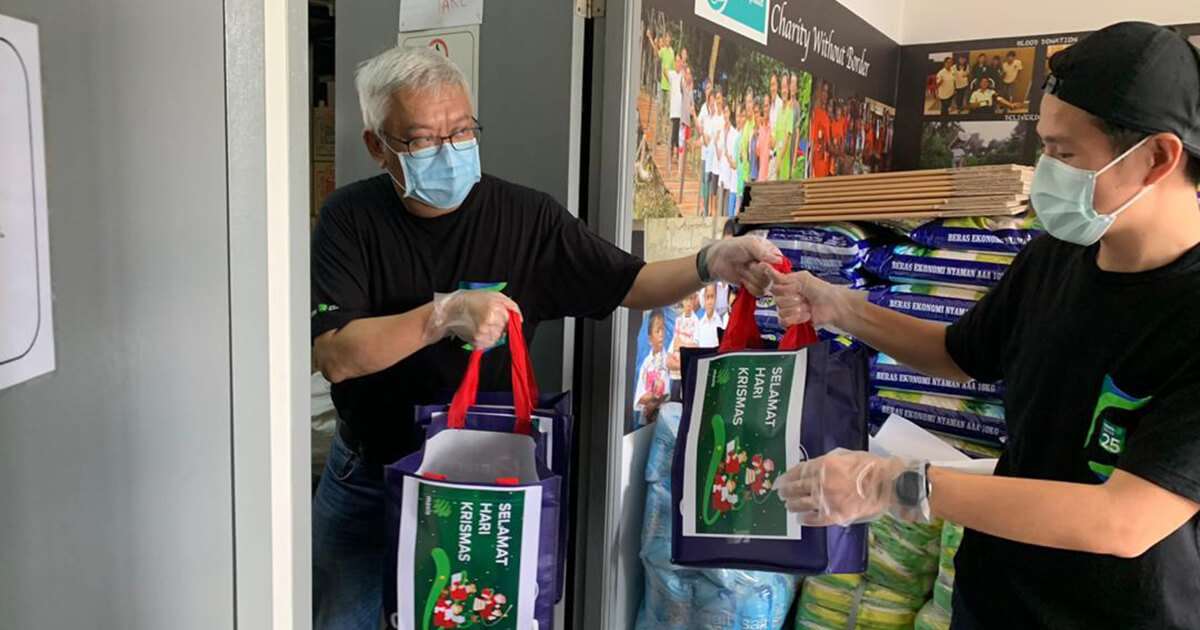 Maxis continues festive community outreach, contributes protective aid to Sarawakian families over Christmas