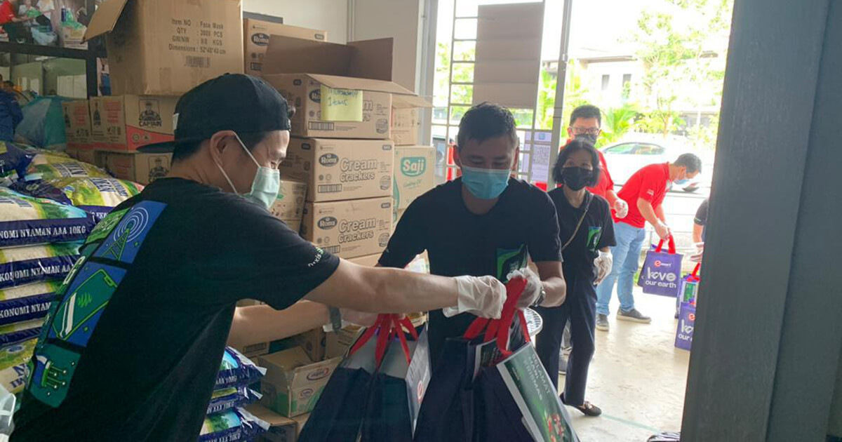 Maxis continues festive community outreach, contributes protective aid to Sarawakian families over Christmas