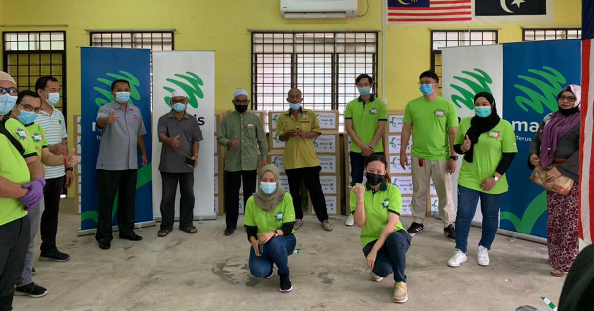 Maxis ramps up efforts beyond connectivity to support communities affected by floods 