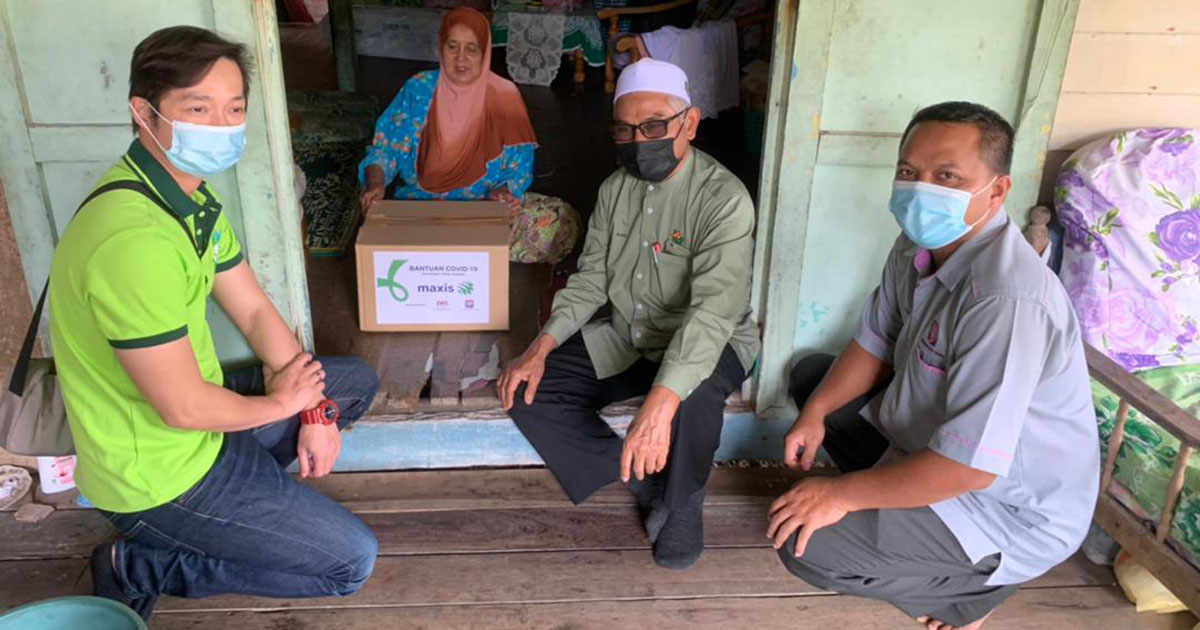 Maxis ramps up efforts beyond connectivity to support communities affected by floods 