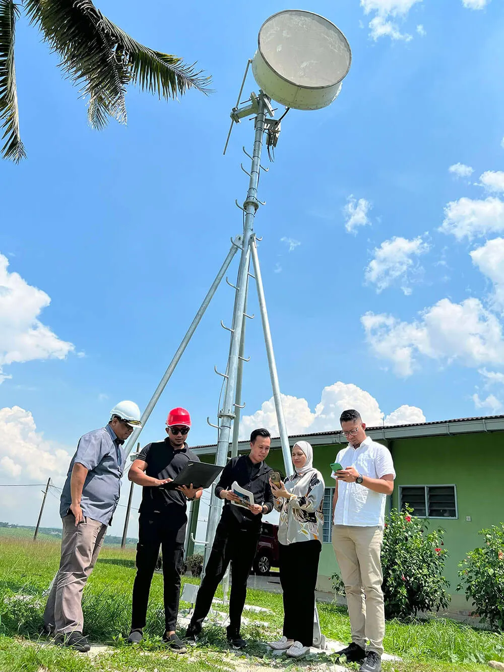 Maxis Microwave Tower