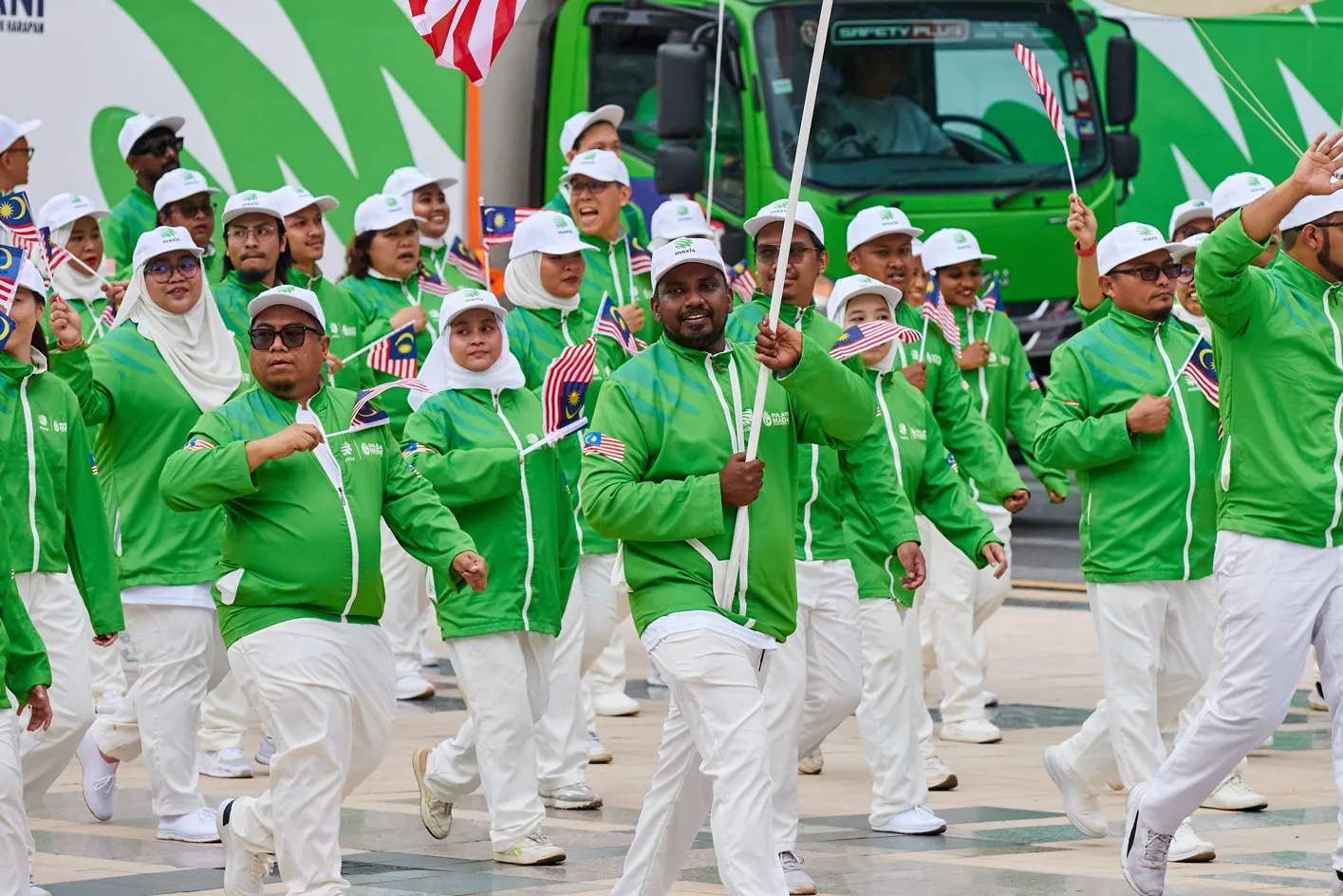 Maxis contingent brings joy at National Day Parade