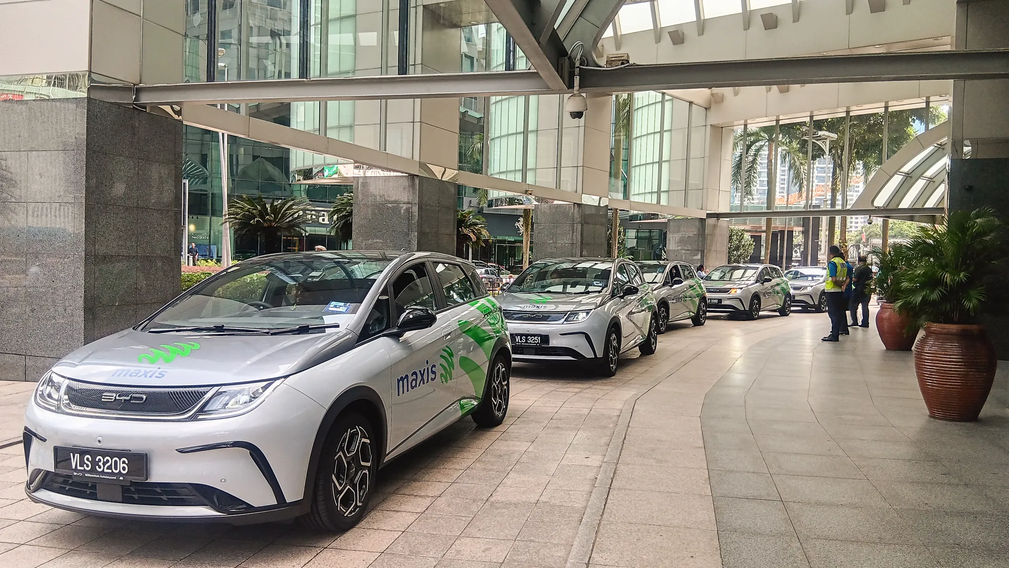 Maxis begins deploying Electric Vehicles in its field operations 