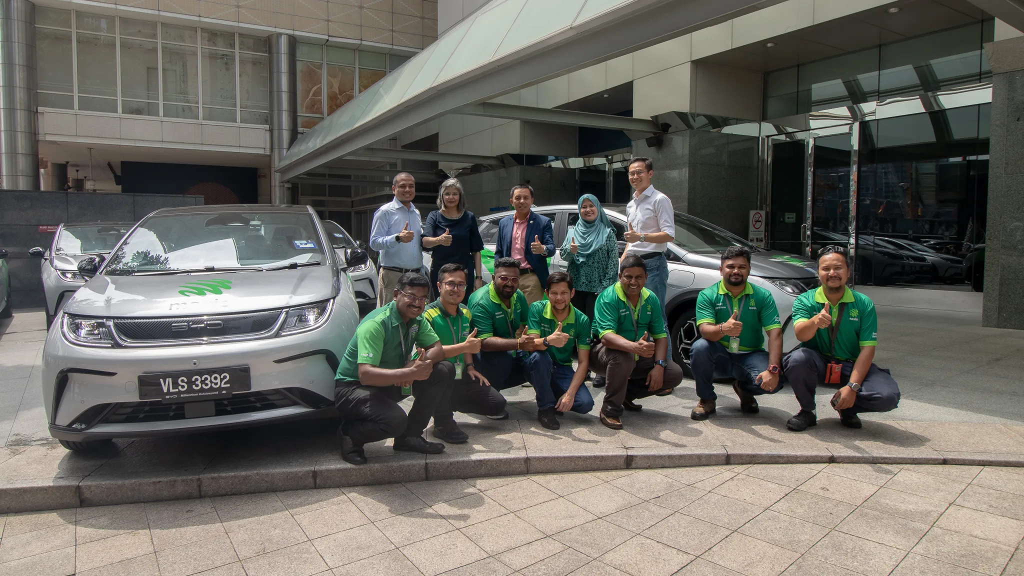 Maxis continues to support communities affected by floods