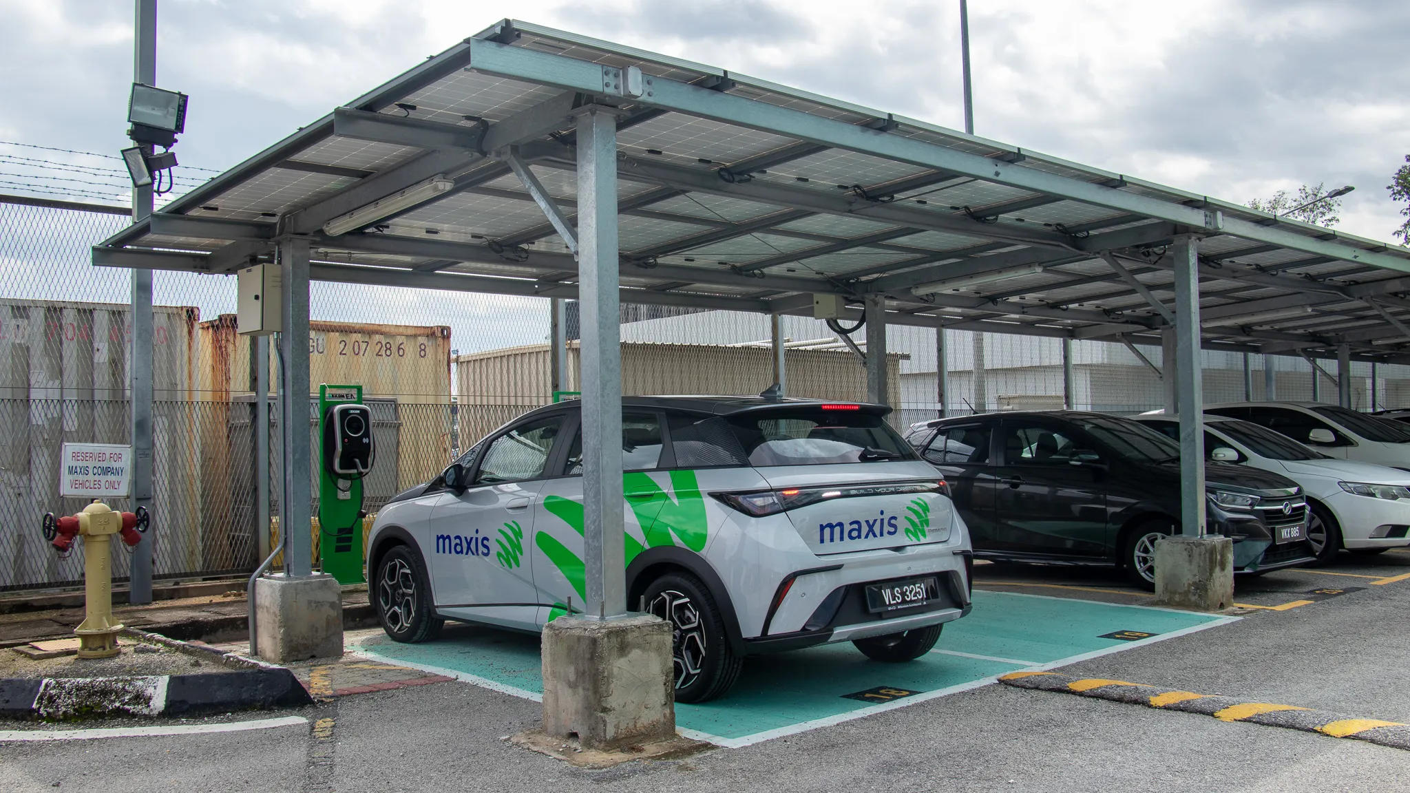 Maxis begins deploying Electric Vehicles in its field operations 