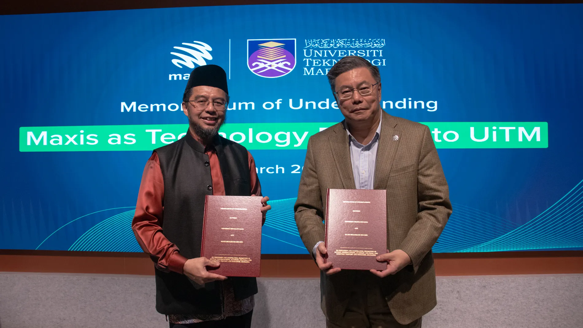 Maxis and UiTM ink industry-academia digitalisation upskilling collaboration -photo 2