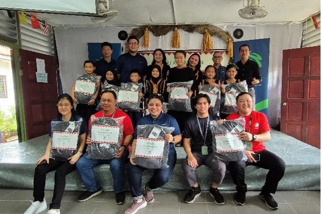 Maxis spreads Kaamatan joy with a series of festive themed community engagements in Sabah — 4