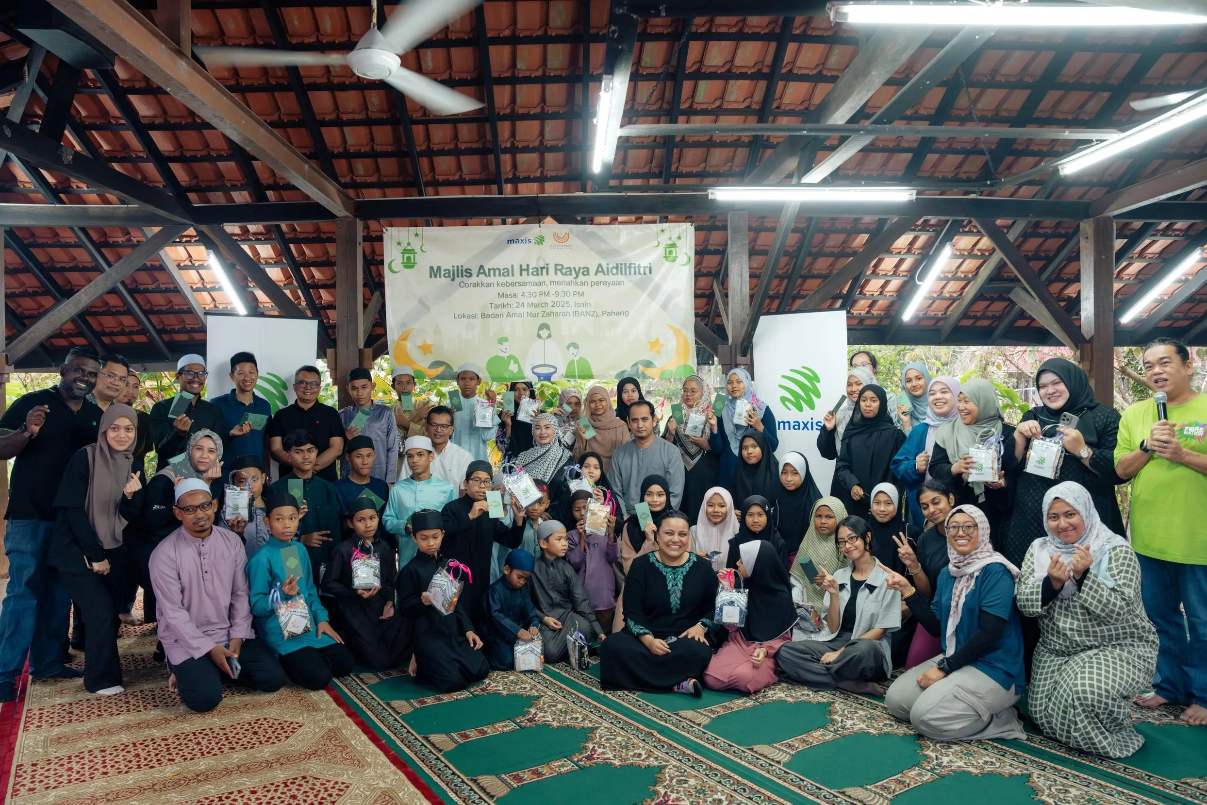 Maxis spreads festive cheer with community initiatives for Ramadan and Hari Raya