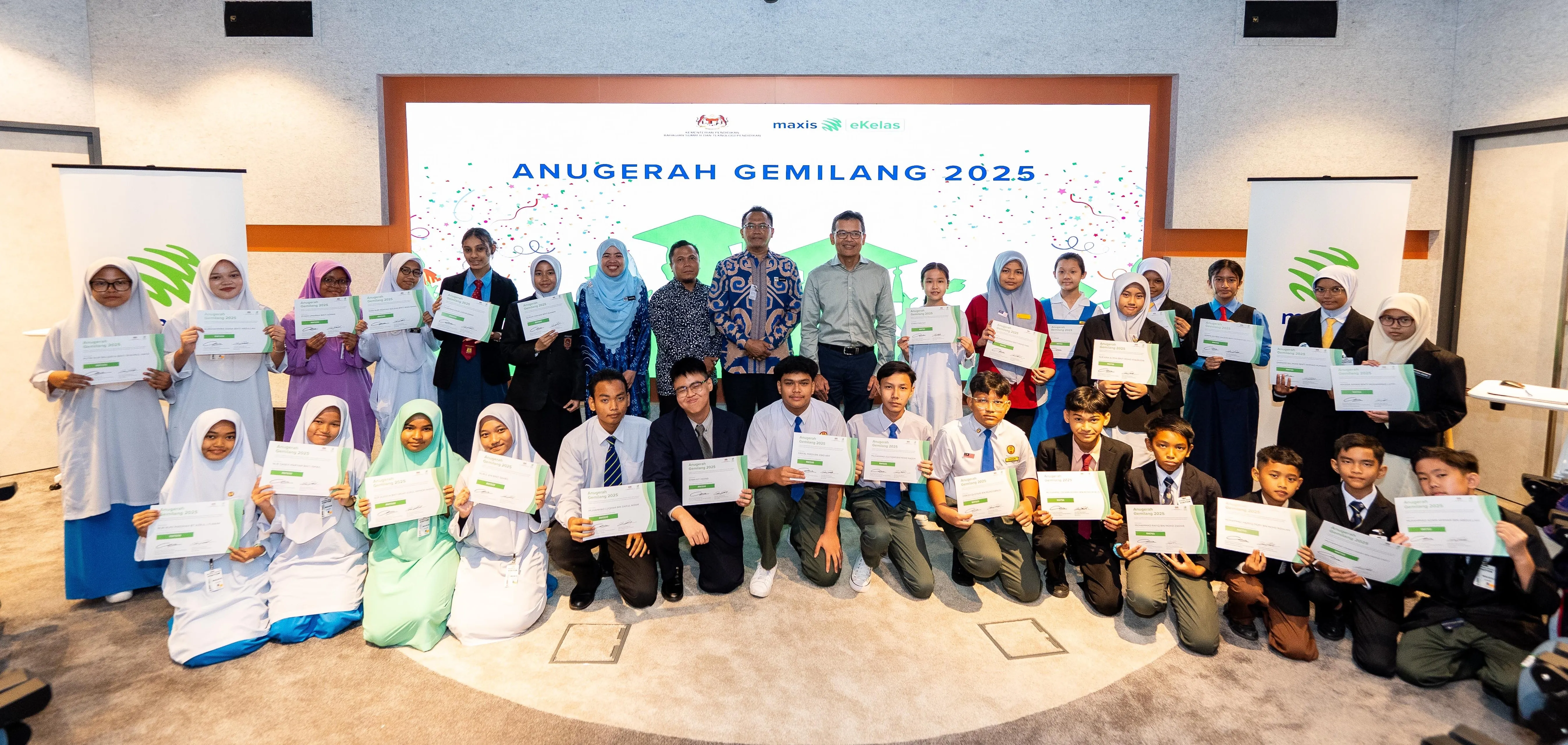 Maxis celebrates academic improvement and the power of digital learning at Anugerah Gemilang eKelas 2025