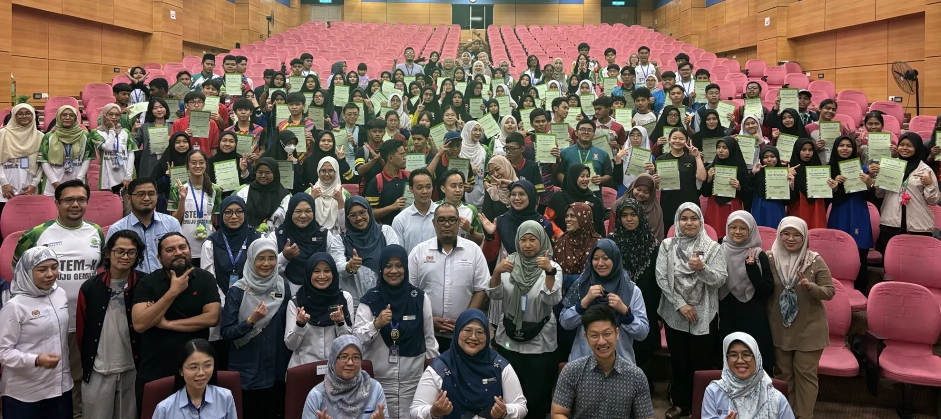 Maxis partners with PASUM in Maxis eKelas Menuju Gemilang 2025 STEM Camp to ignite passion for academic excellence amongst students