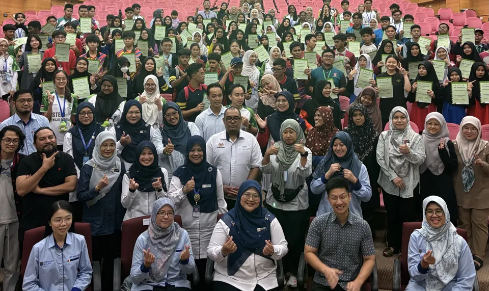 Maxis partners with PASUM in Maxis eKelas Menuju Gemilang 2025 STEM Camp to ignite passion for academic excellence amongst students