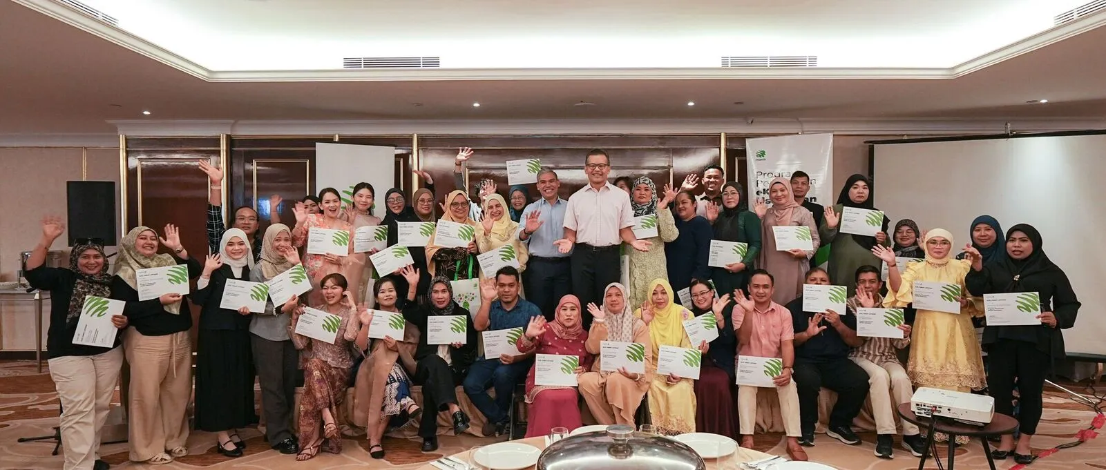 Maxis accelerates growth for Sarawak entrepreneurs through AI and digital marketing upskilling