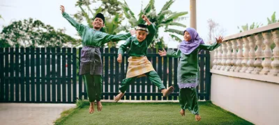 Stay Connected With Loved Ones This Raya
