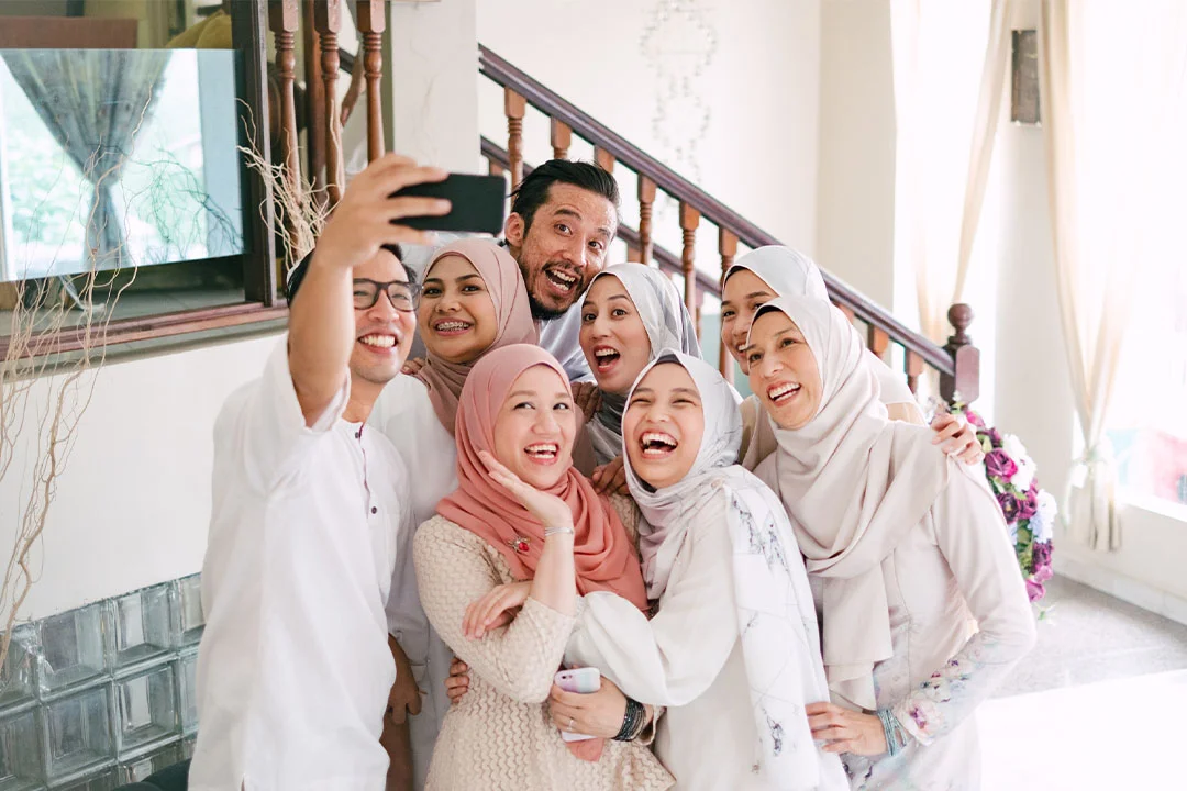 Stay Connected With Loved Ones This Raya