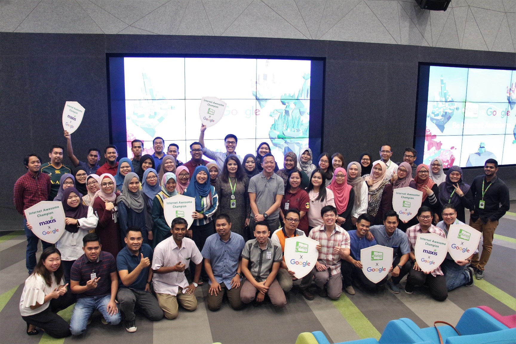 maxis collaborates with google